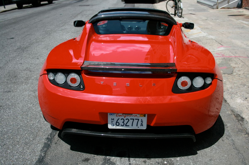 Illustration for article titled Tesla Roadster Sport: More Charge For More Change